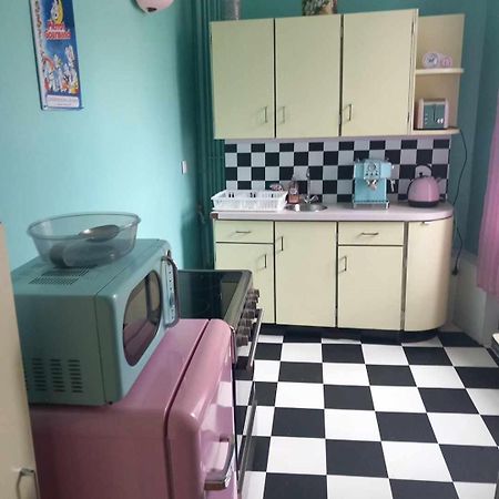 Ferienwohnung Vintage ,La Capsule Temporelle Wifi Draps Parking Publique Gratuit Thiers Exterior foto