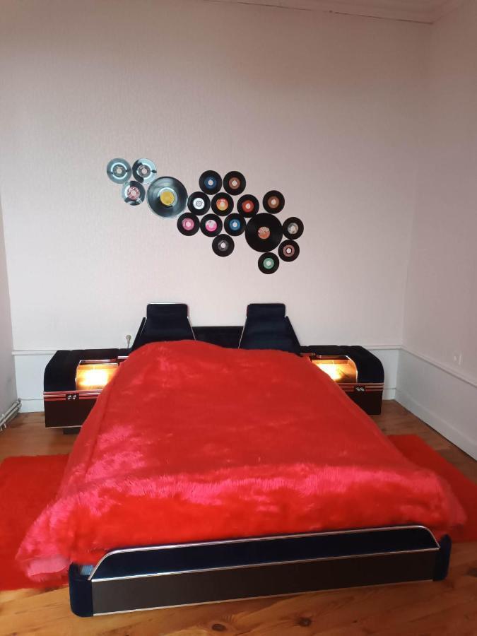 Ferienwohnung Vintage ,La Capsule Temporelle Wifi Draps Parking Publique Gratuit Thiers Exterior foto